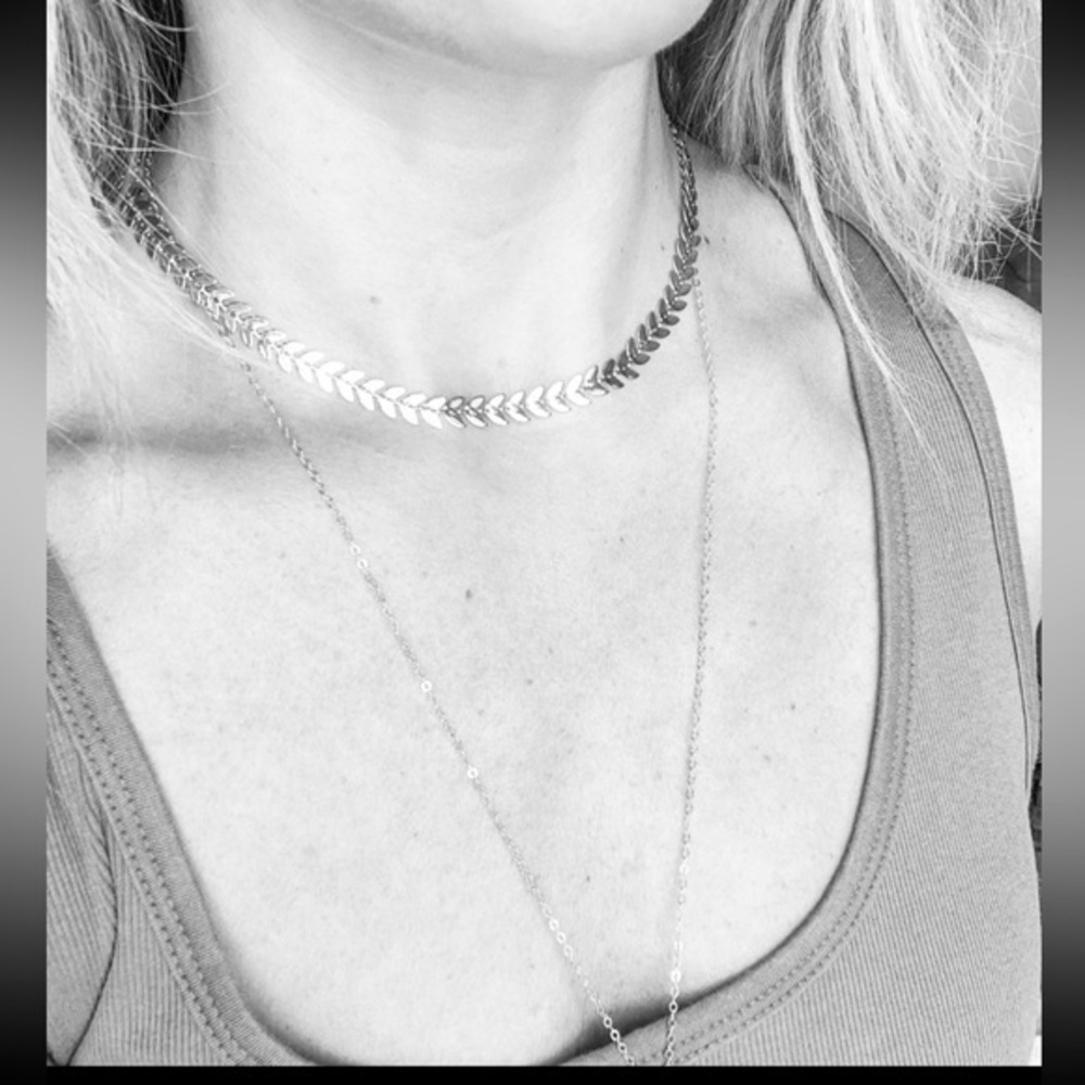 Silver triple
triple Plated Necklace Fish bone arrow choker